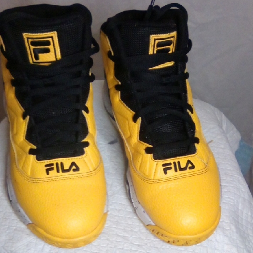 Fila Kids Night Walker's Bright Yellow and Black Sneakers